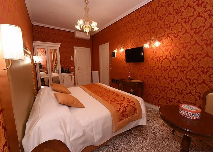 Πανσιόν 40.17 San Marco 3*